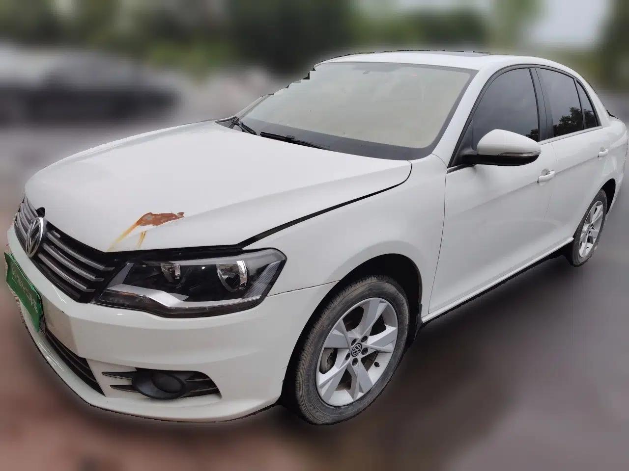Volkswagen Bora 2013 1.6L Manual Comfort Model — миниатюра 1