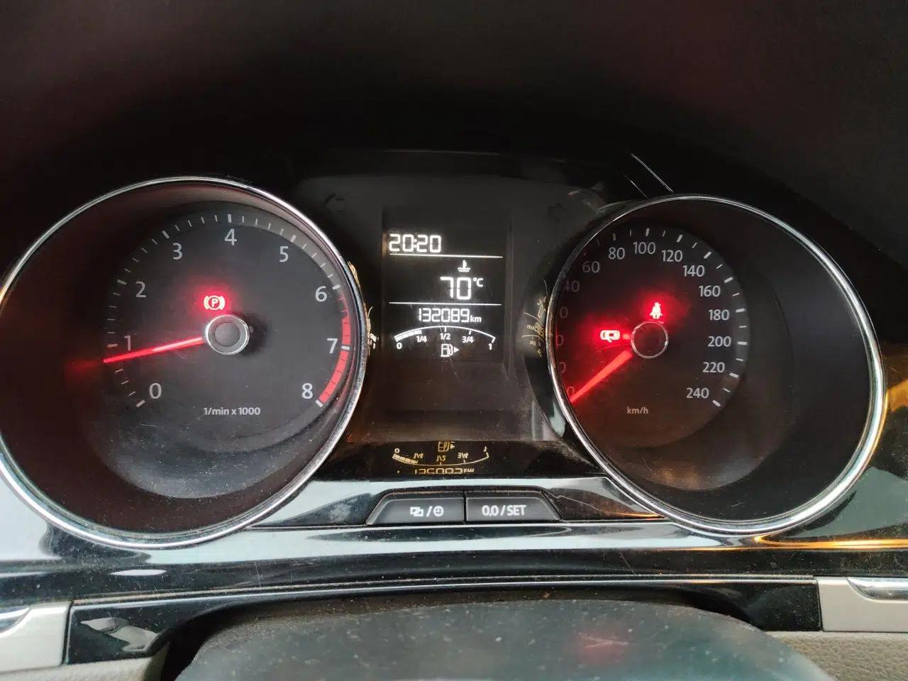 Volkswagen Bora 2013 1.6L Manual Comfort Model — миниатюра 12