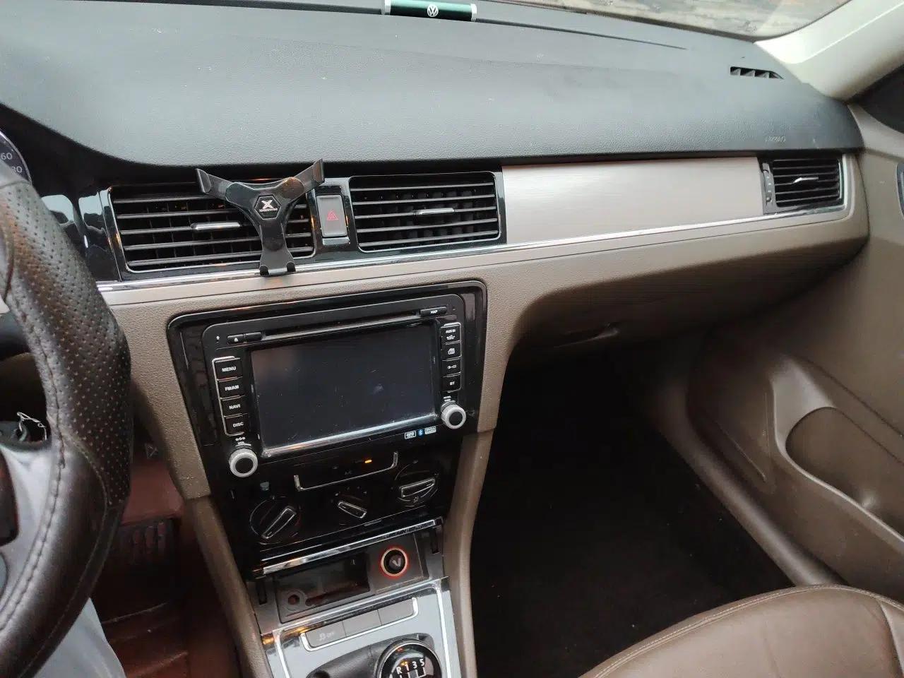 Volkswagen Bora 2013 1.6L Manual Comfort Model — миниатюра 13