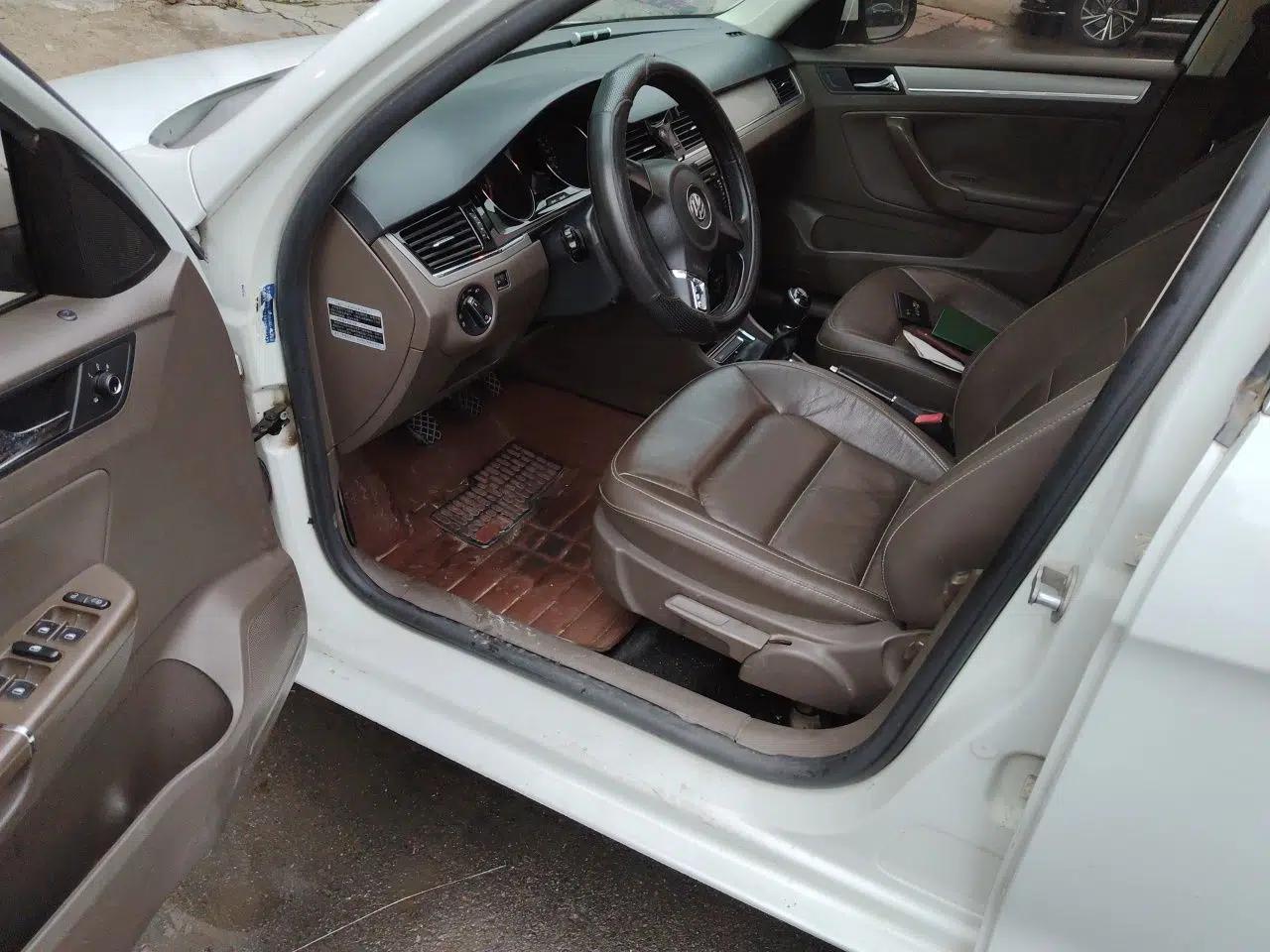 Volkswagen Bora 2013 1.6L Manual Comfort Model — миниатюра 16