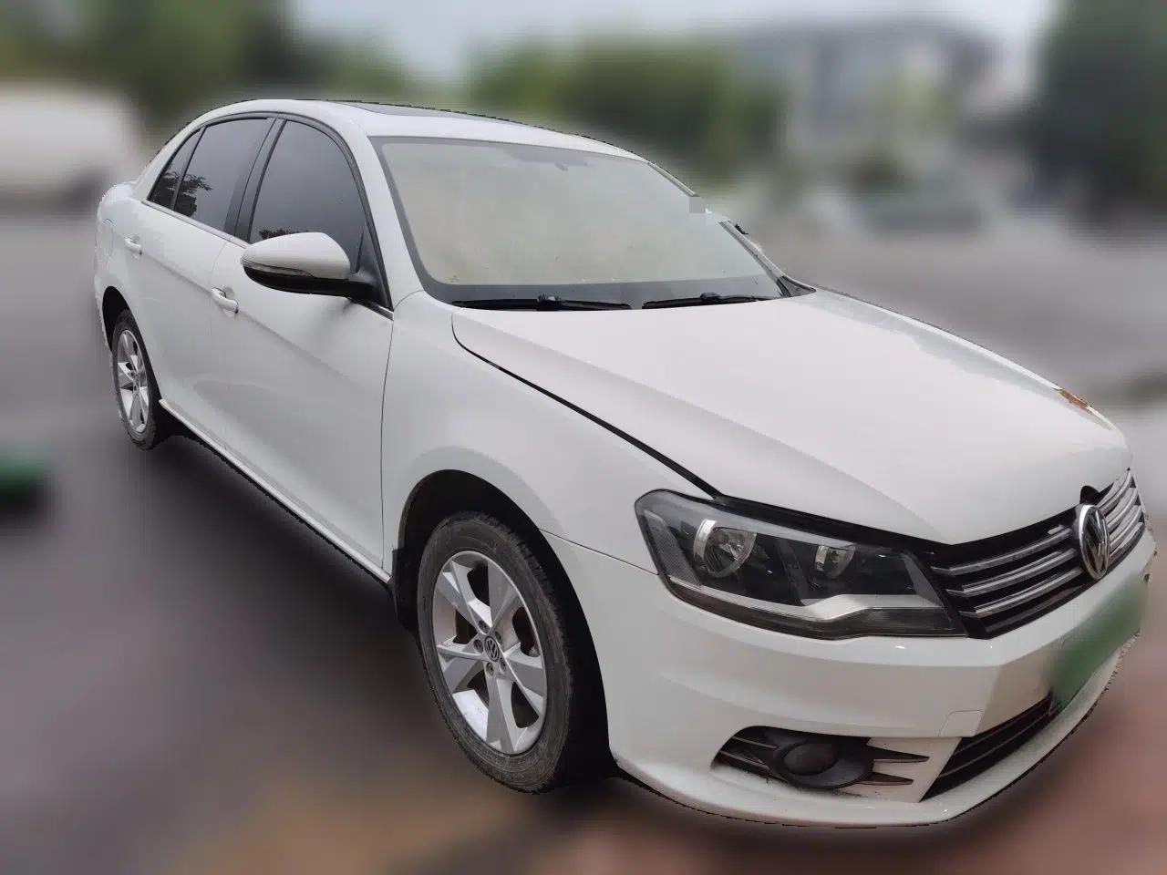 Volkswagen Bora 2013 1.6L Manual Comfort Model — миниатюра 3