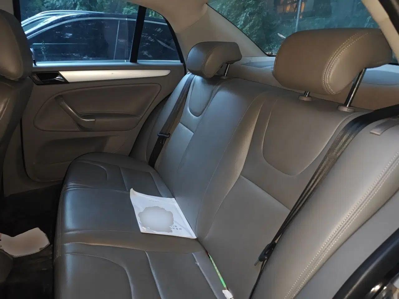 Volkswagen Bora 2012 1.6L Automatic Fashion Edition — миниатюра 17