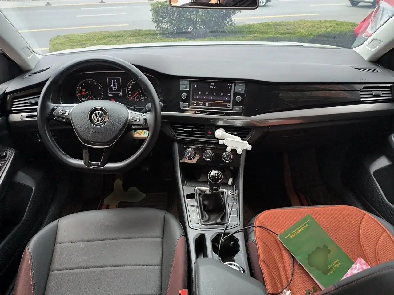 Volkswagen Bora 2019 Revised Version 1.5L Manual Comfort Edition China VI Standard — миниатюра 9