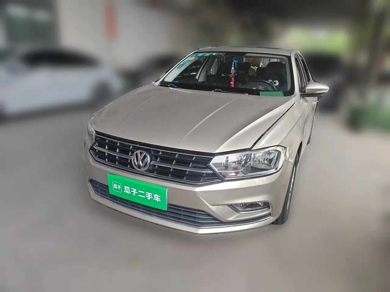 Volkswagen Bora 2017 1.6L Automatic Comfort Model — миниатюра 1
