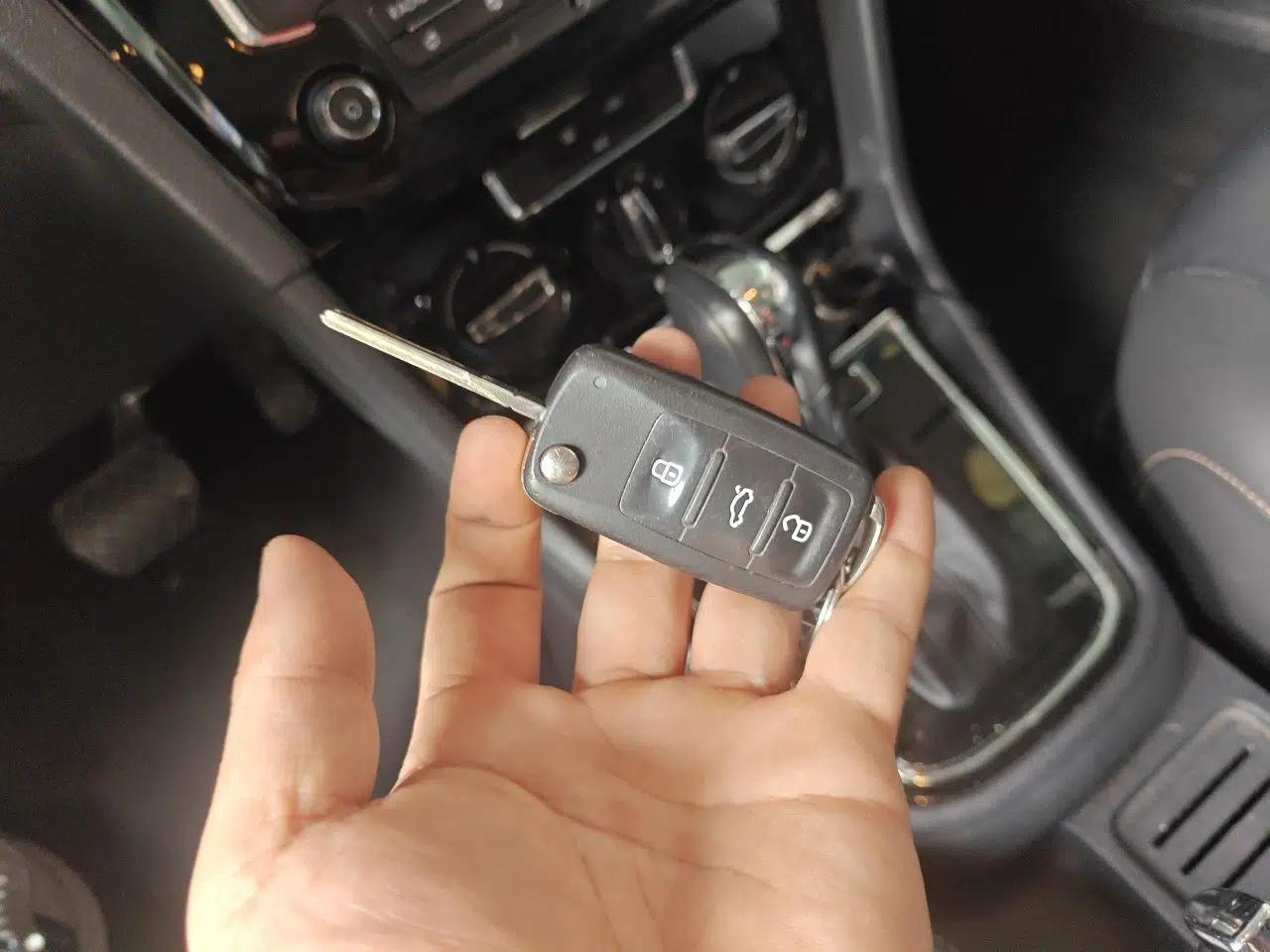 Volkswagen Bora 2017 1.6L Automatic Comfort Model — миниатюра 17