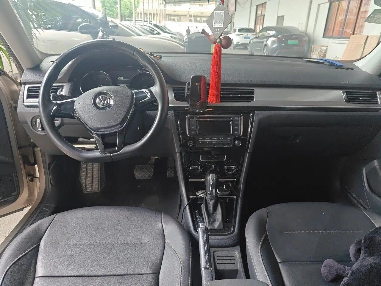 Volkswagen Bora 2017 1.6L Automatic Comfort Model — миниатюра 18