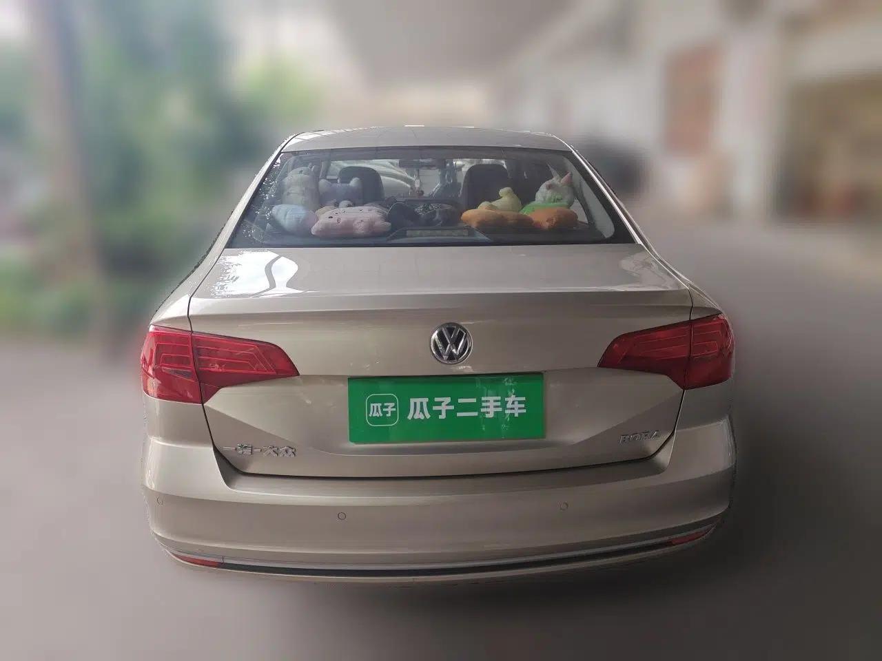 Volkswagen Bora 2017 1.6L Automatic Comfort Model — миниатюра 5