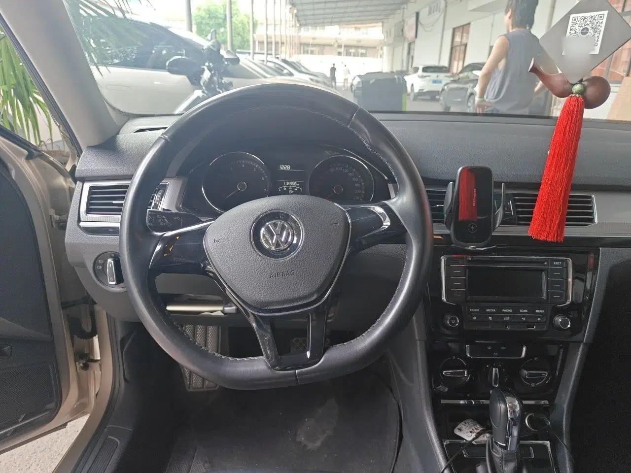 Volkswagen Bora 2017 1.6L Automatic Comfort Model — миниатюра 9