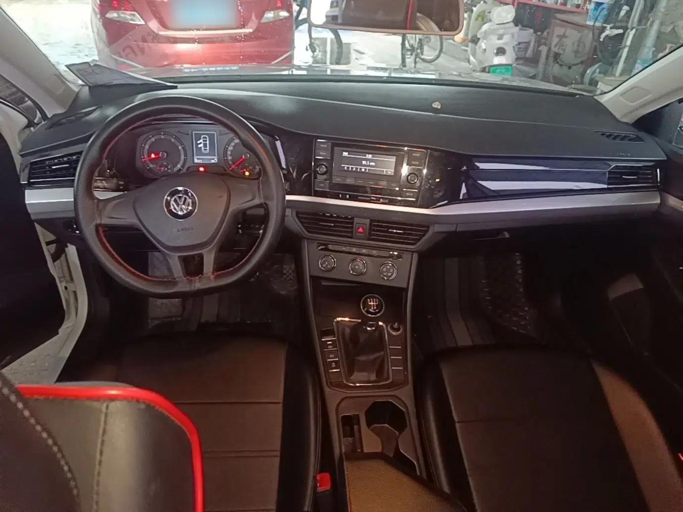 Volkswagen Bora 2019 1.5L Manual Fashion Edition — миниатюра 12
