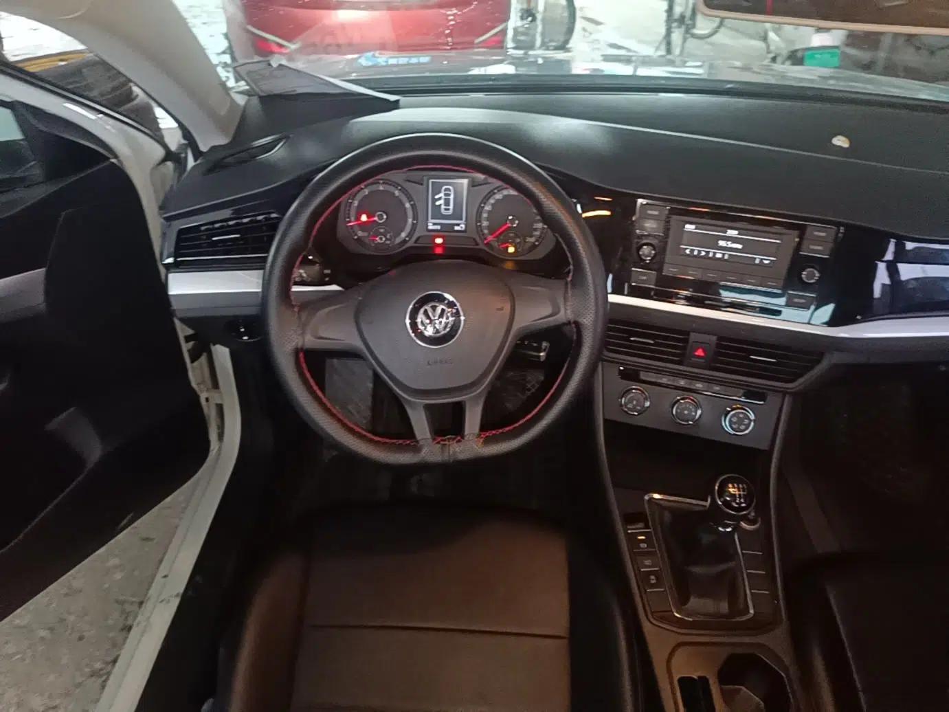 Volkswagen Bora 2019 1.5L Manual Fashion Edition — миниатюра 13