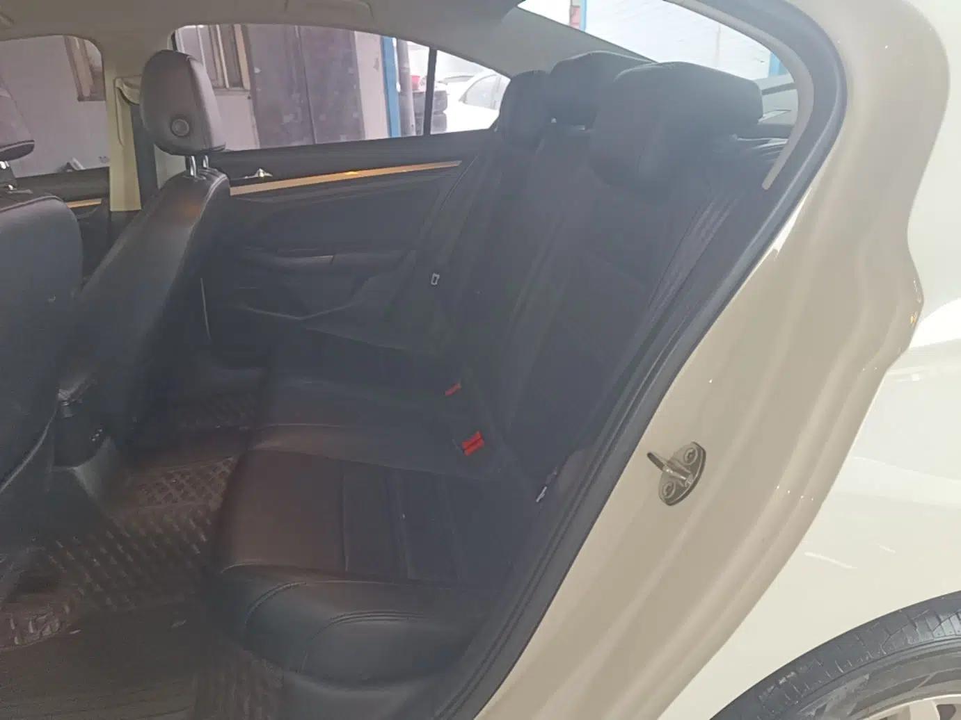 Volkswagen Bora 2019 1.5L Manual Fashion Edition — миниатюра 20