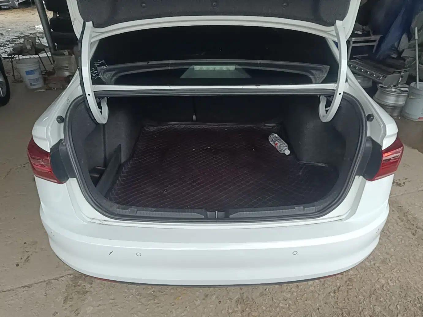 Volkswagen Bora 2019 1.5L Manual Fashion Edition — миниатюра 22