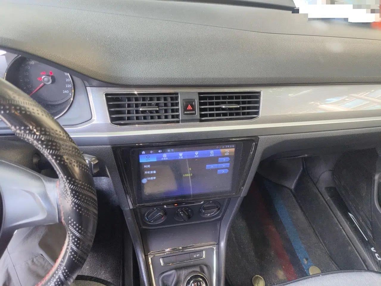 Volkswagen Bora 2018 1.5L Manual Fashion Model — миниатюра 13