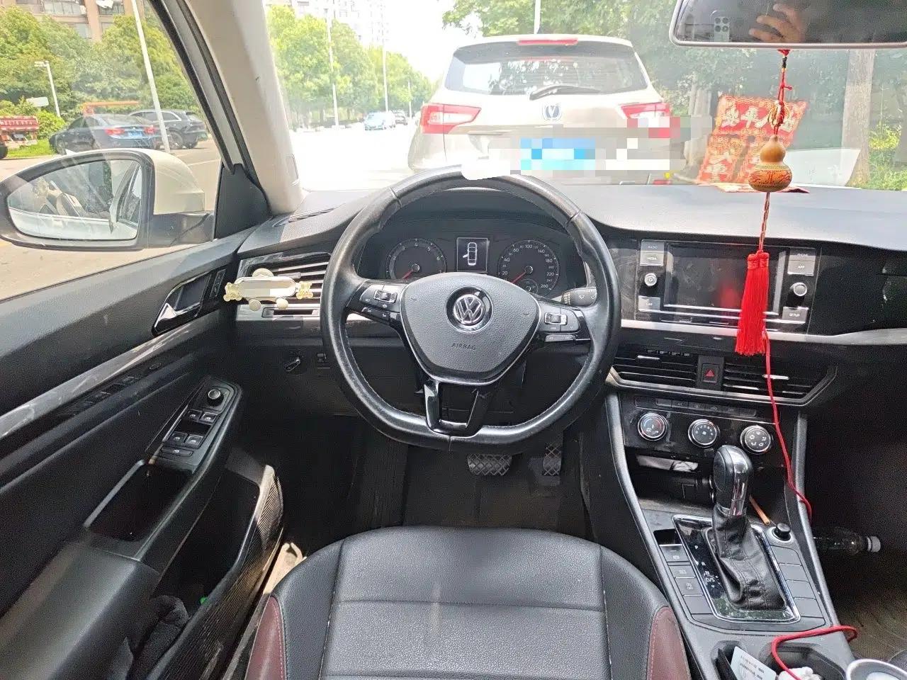 Volkswagen Bora 2020 1.5L Automatic Comfort Model — миниатюра 10