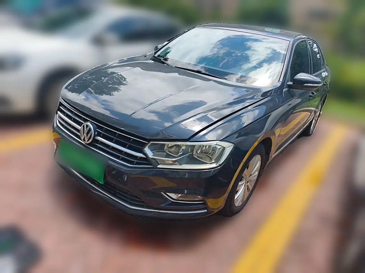 Volkswagen Bora 2016 1.6L Automatic Comfort Model — миниатюра 1