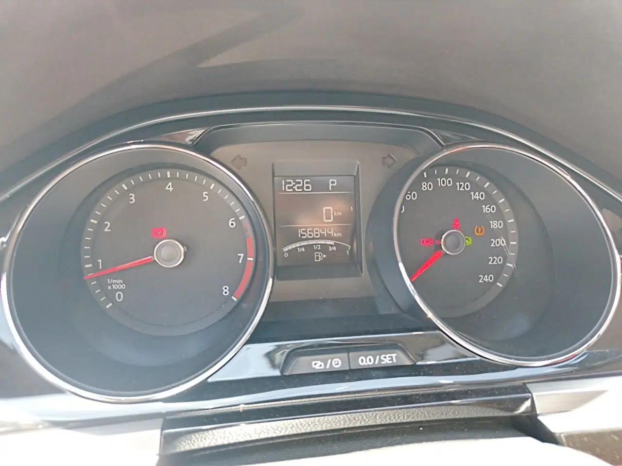 Volkswagen Bora 2016 1.6L Automatic Comfort Model — миниатюра 11
