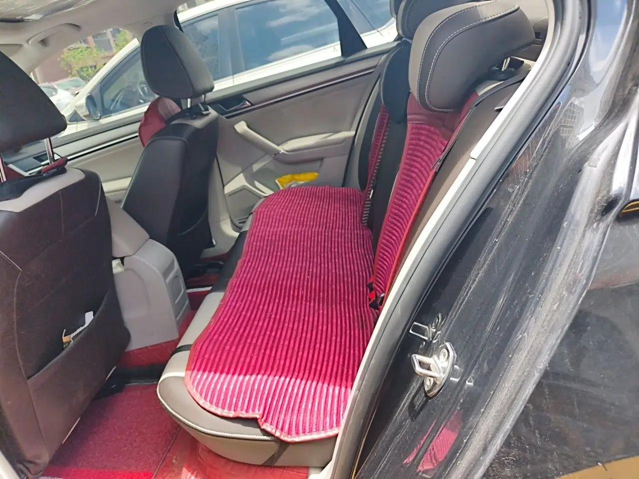 Volkswagen Bora 2016 1.6L Automatic Comfort Model — миниатюра 17