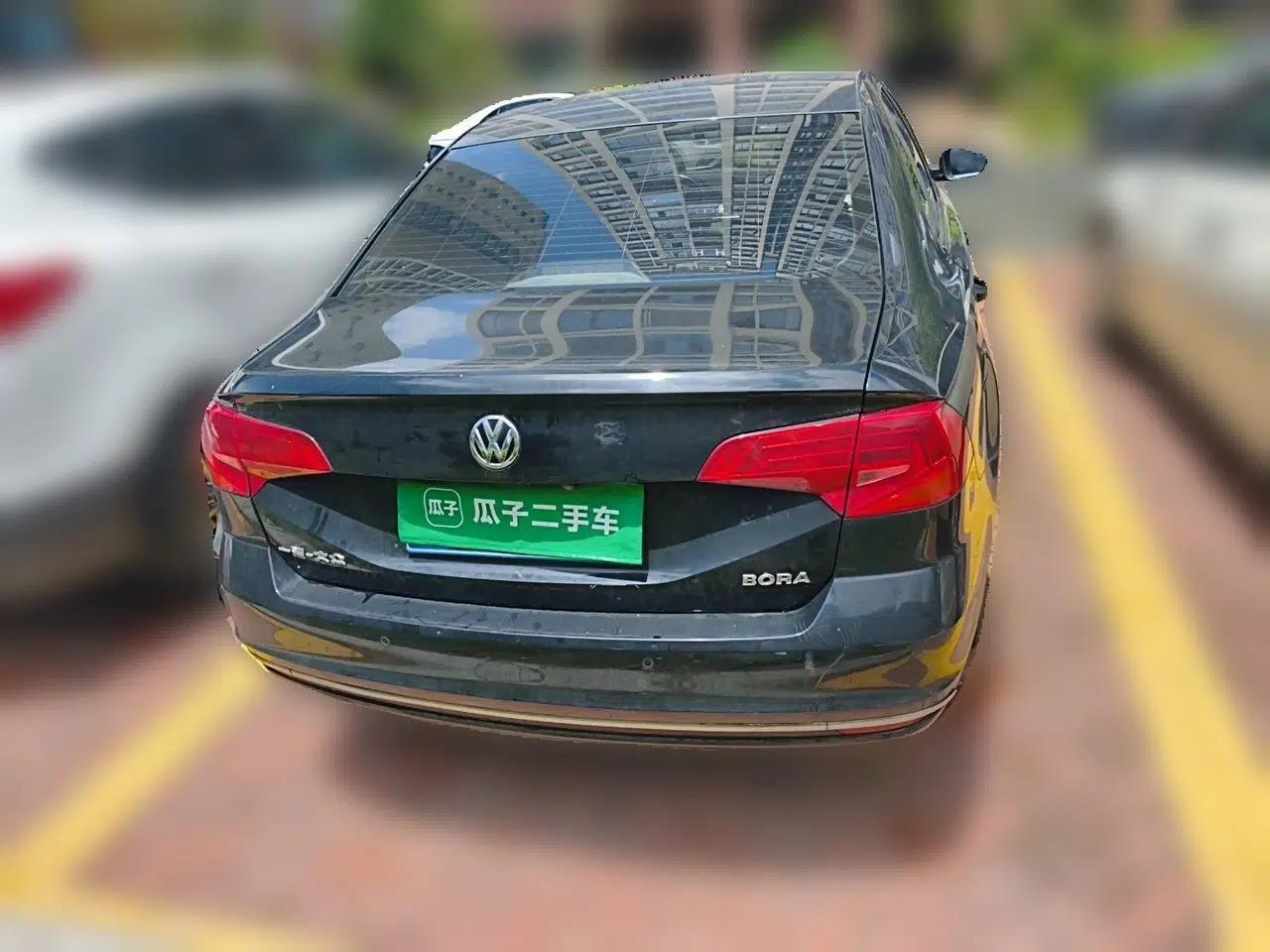 Volkswagen Bora 2016 1.6L Automatic Comfort Model — миниатюра 5
