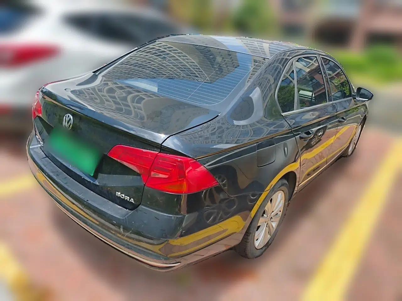 Volkswagen Bora 2016 1.6L Automatic Comfort Model — миниатюра 6