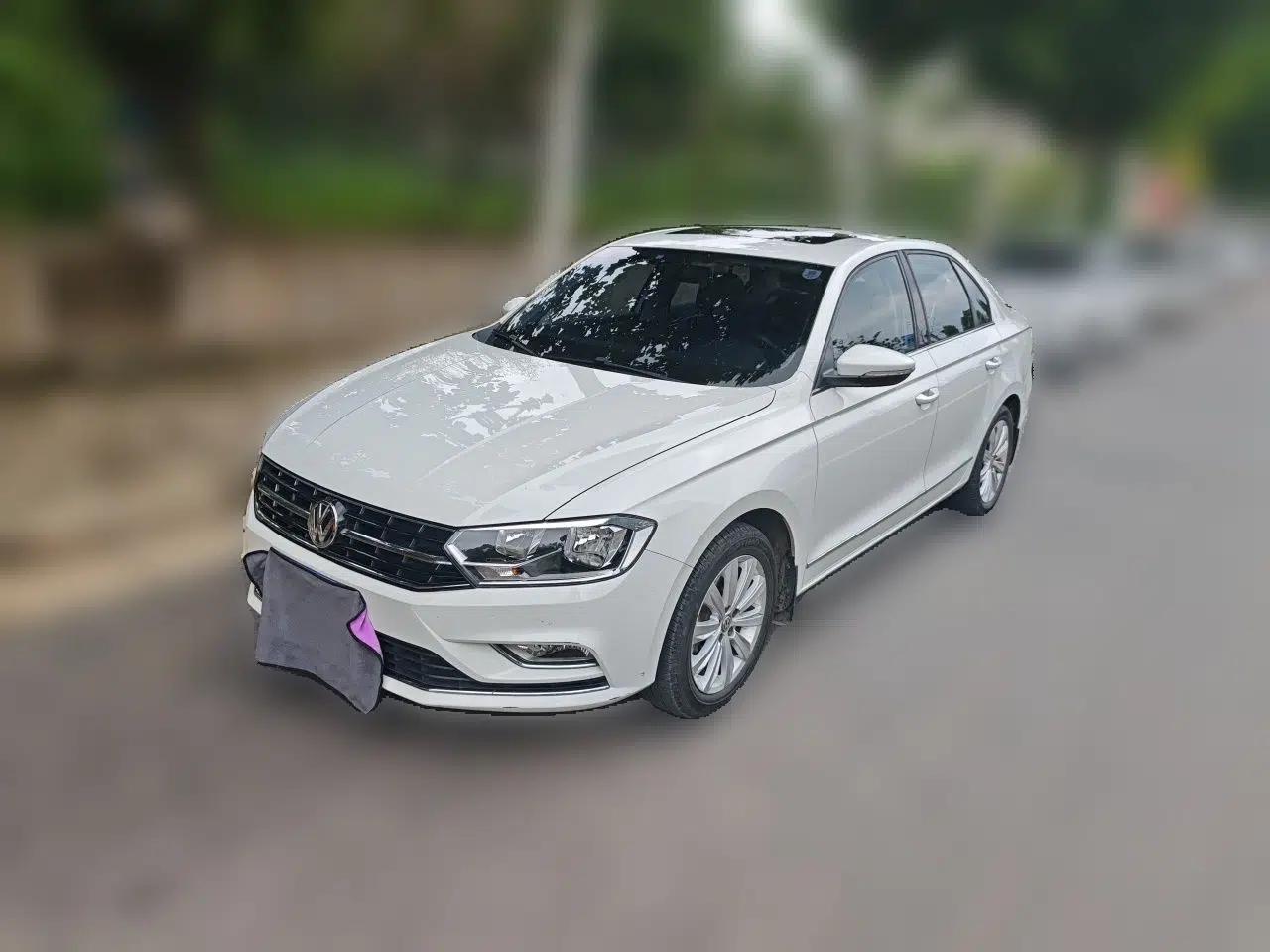 Volkswagen Bora 2018 1.5L Automatic Comfort Model — миниатюра 1
