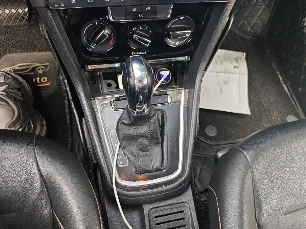 Volkswagen Bora 2018 1.5L Automatic Comfort Model — миниатюра 14
