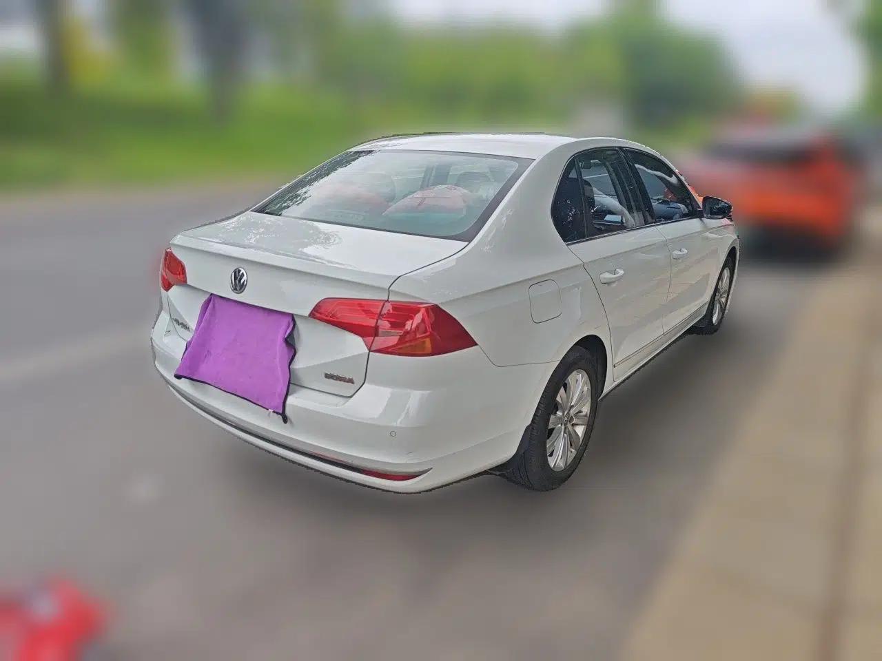 Volkswagen Bora 2018 1.5L Automatic Comfort Model — миниатюра 6