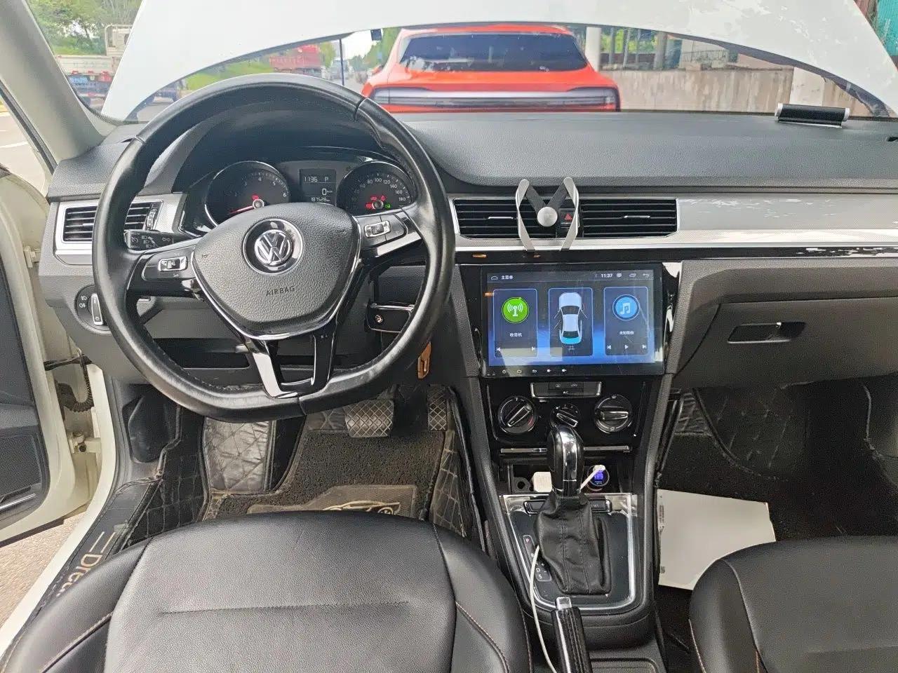 Volkswagen Bora 2018 1.5L Automatic Comfort Model — миниатюра 9
