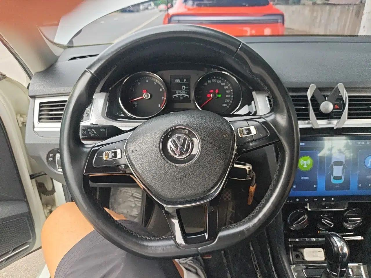 Volkswagen Bora 2018 1.5L Automatic Comfort Model — миниатюра 10