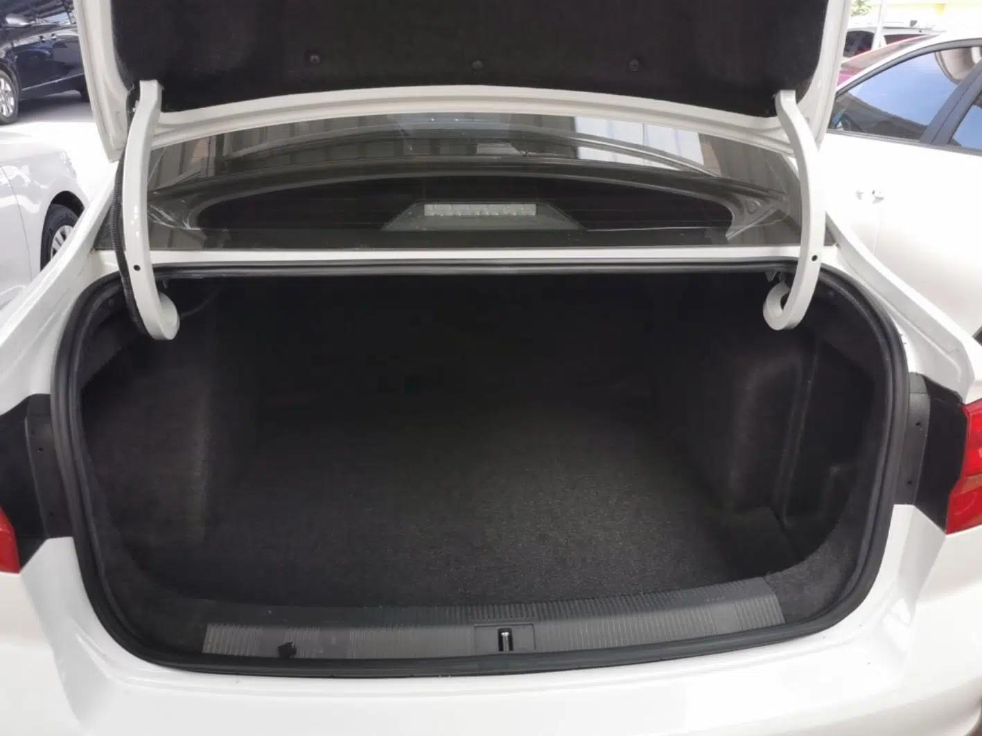 Volkswagen Bora 2019 Bora Legend 1.5L Automatic Leading Model China VI Standard — миниатюра 22