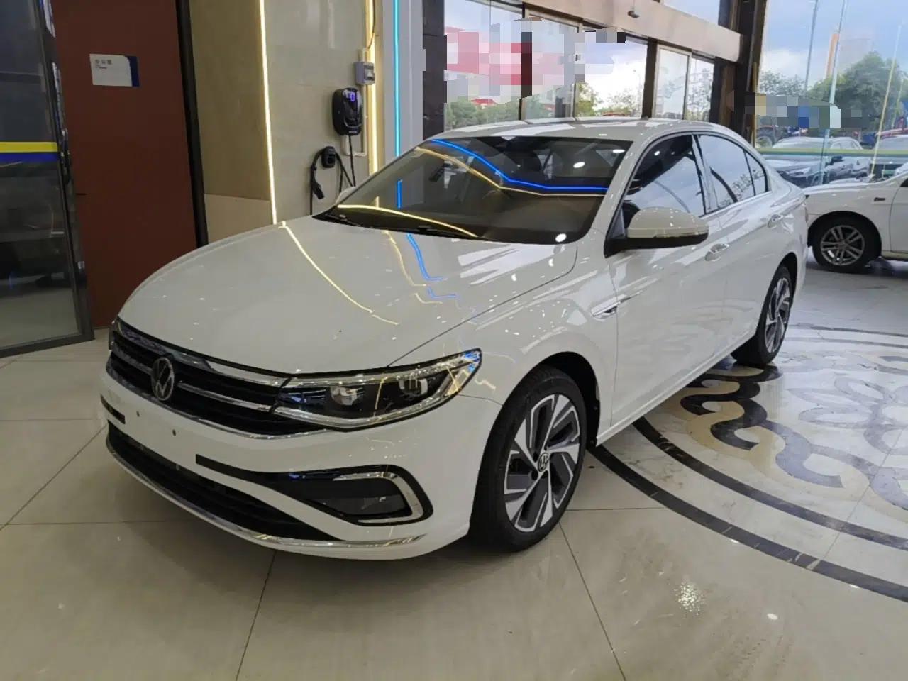 Volkswagen Bora 2023 300TSI DSG Prestige Edition — миниатюра 1