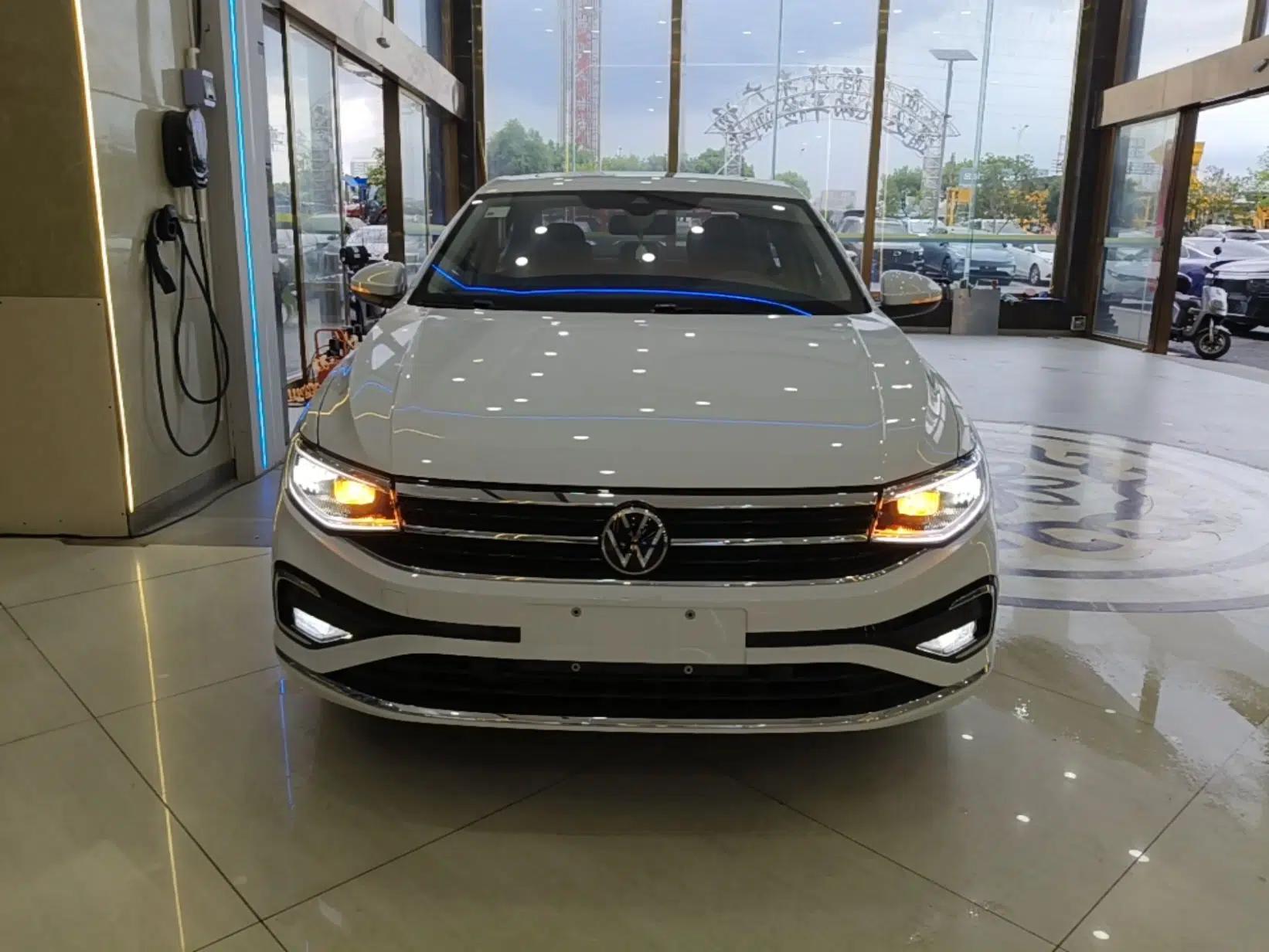Volkswagen Bora 2023 300TSI DSG Prestige Edition — миниатюра 2