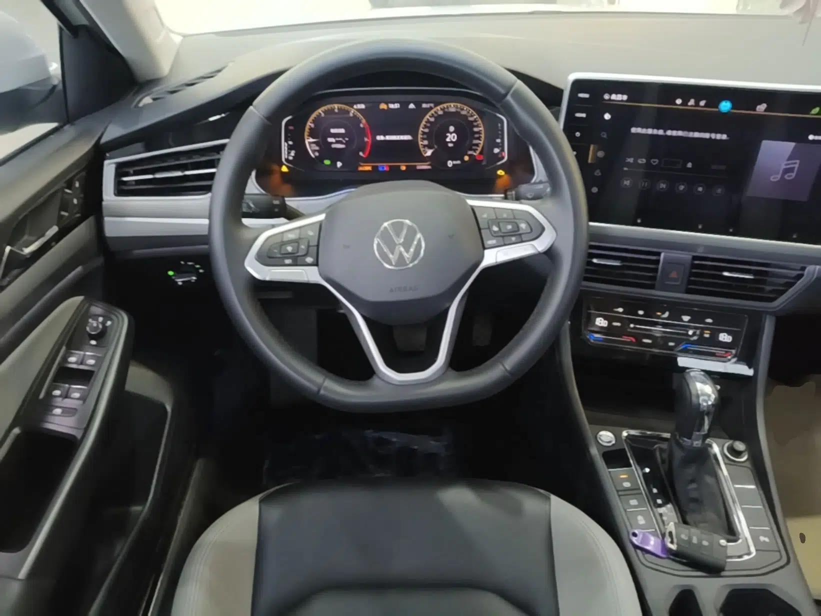 Volkswagen Bora 2023 300TSI DSG Prestige Edition — миниатюра 13