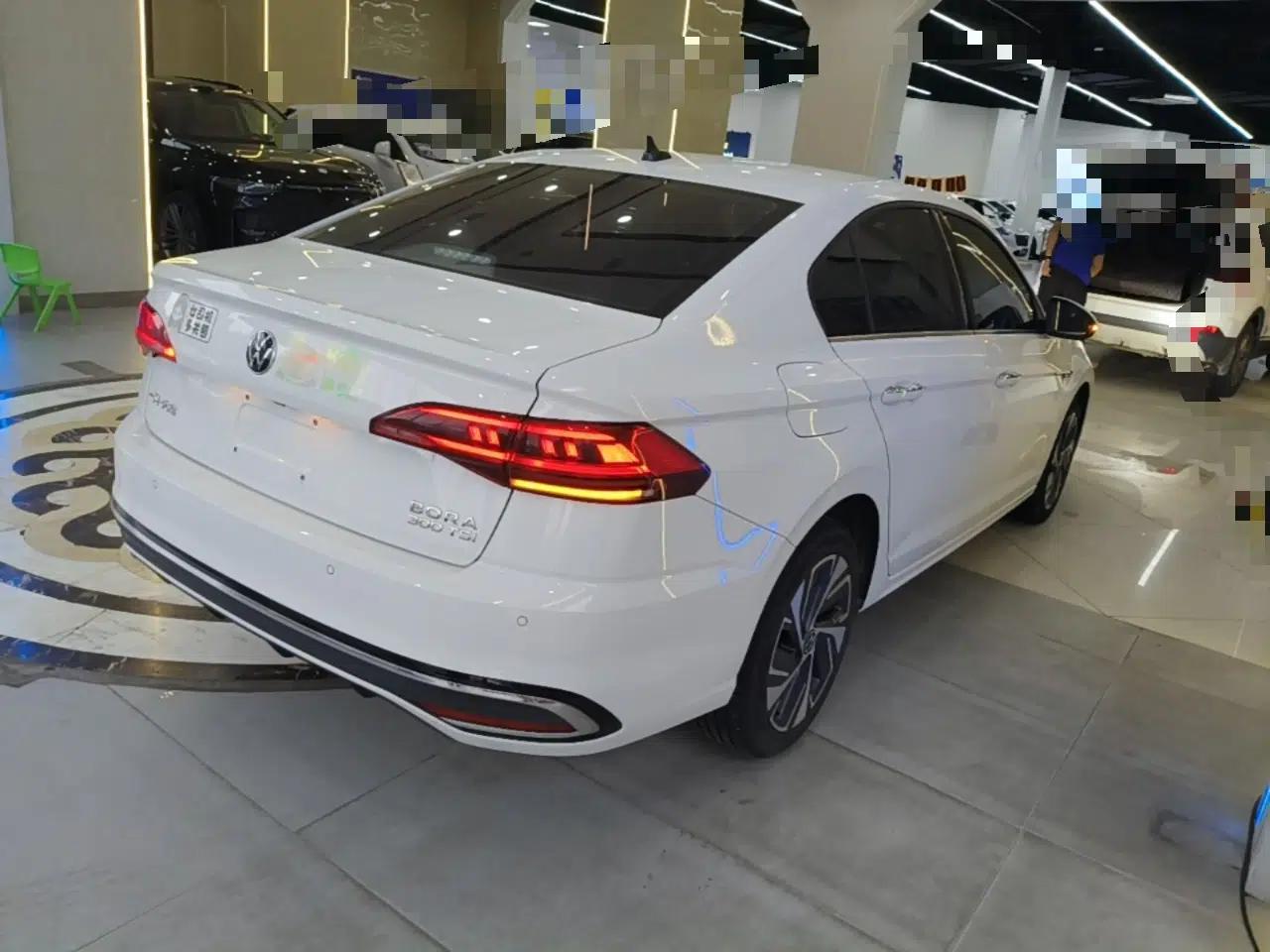 Volkswagen Bora 2023 300TSI DSG Prestige Edition — миниатюра 6