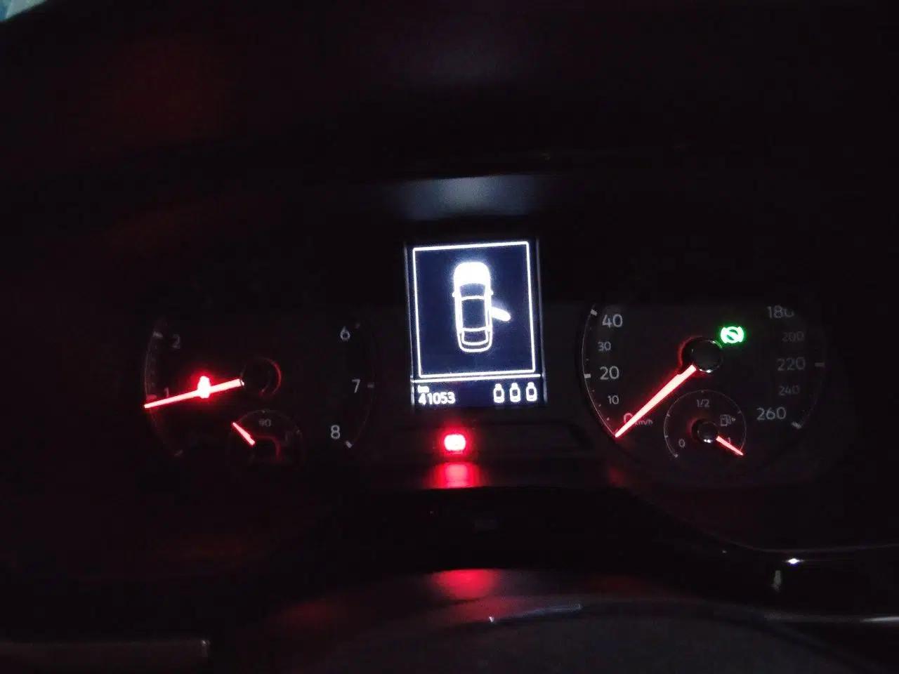 Volkswagen Bora 2021 1.5L Automatic Elite Smart Connect Edition — миниатюра 11