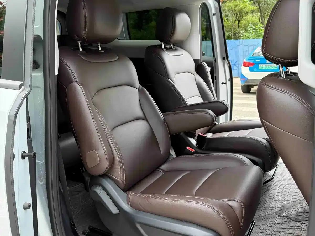 Starlight 730 2025 Model 1.5T 6MT Comfort — миниатюра 17