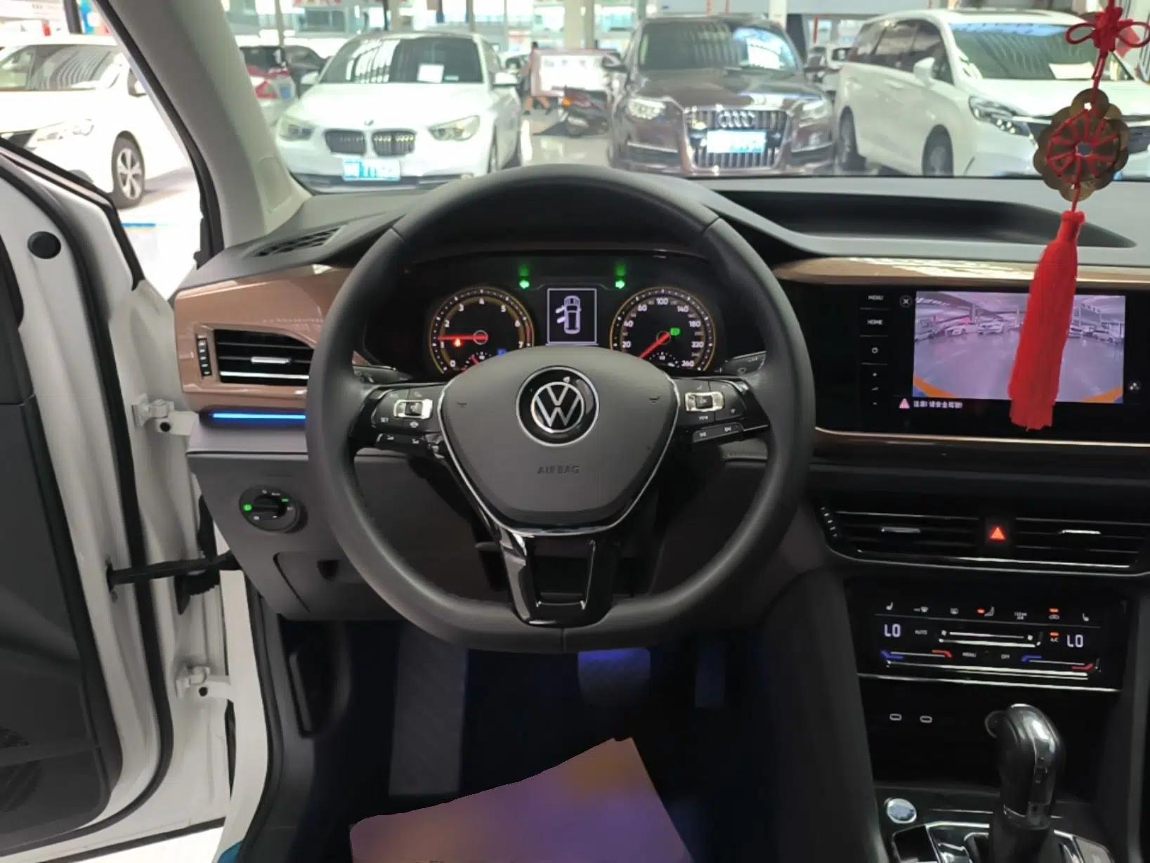 Volkswagen Tharu 2021 280TSI Two-Wheel-Drive Luxury Plus Edition — миниатюра 13