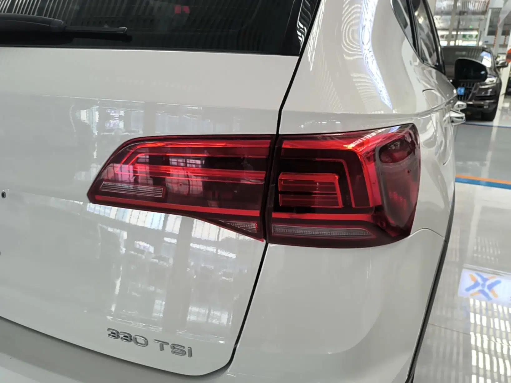 Volkswagen Tharu 2021 280TSI Two-Wheel-Drive Luxury Plus Edition — миниатюра 9
