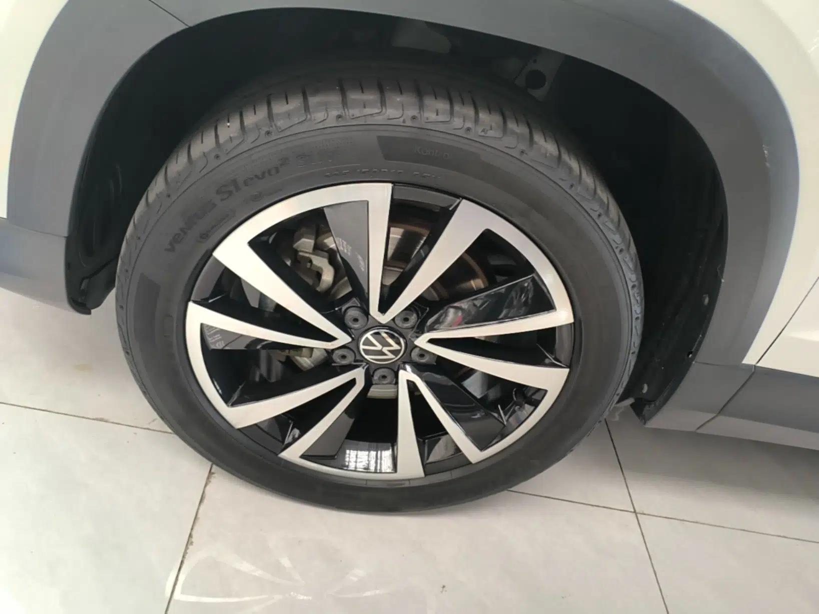 Volkswagen Tharu 2021 280TSI Two-Wheel-Drive Luxury Plus Edition — миниатюра 10