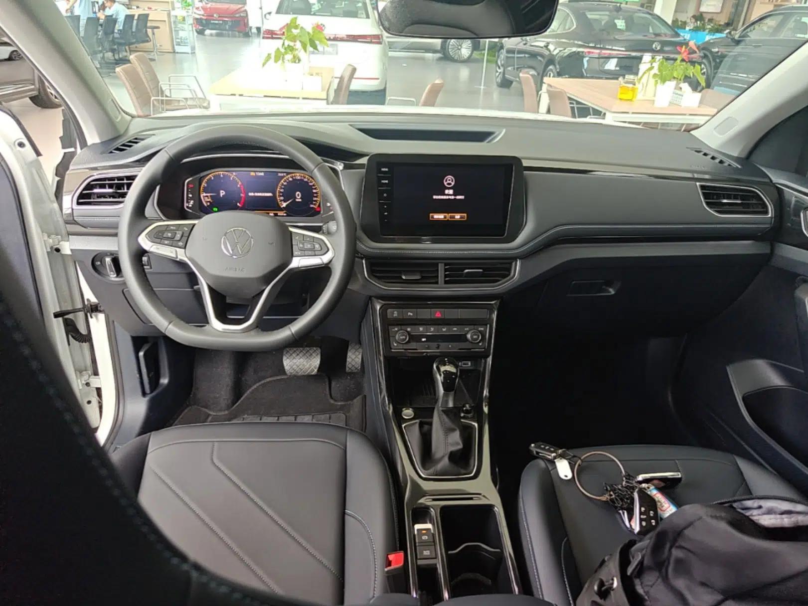 Volkswagen Tharu 2026 Model Xinrui 300TSI Ruixiang Edition — миниатюра 12