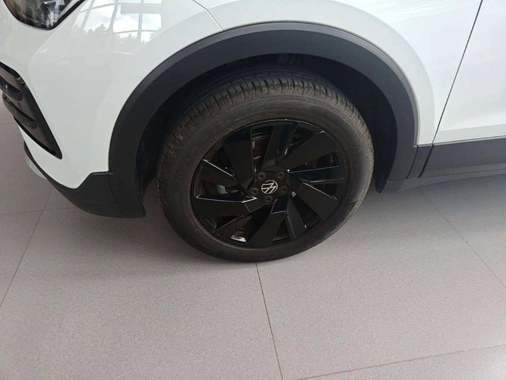 Volkswagen Tharu 2026 Model Xinrui 300TSI Ruixiang Edition — миниатюра 10