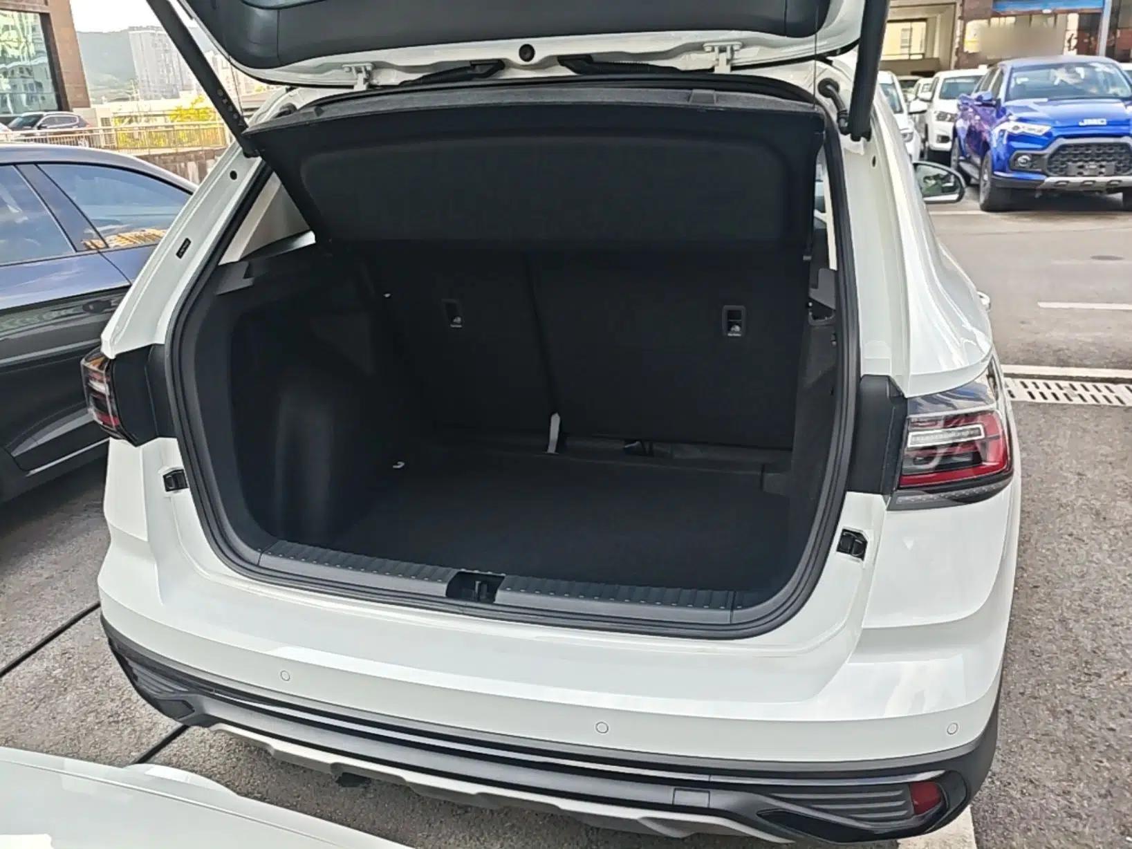 Volkswagen Tharu 2024 300TSI Two-Wheel-Drive Moon Luxury Edition — миниатюра 27