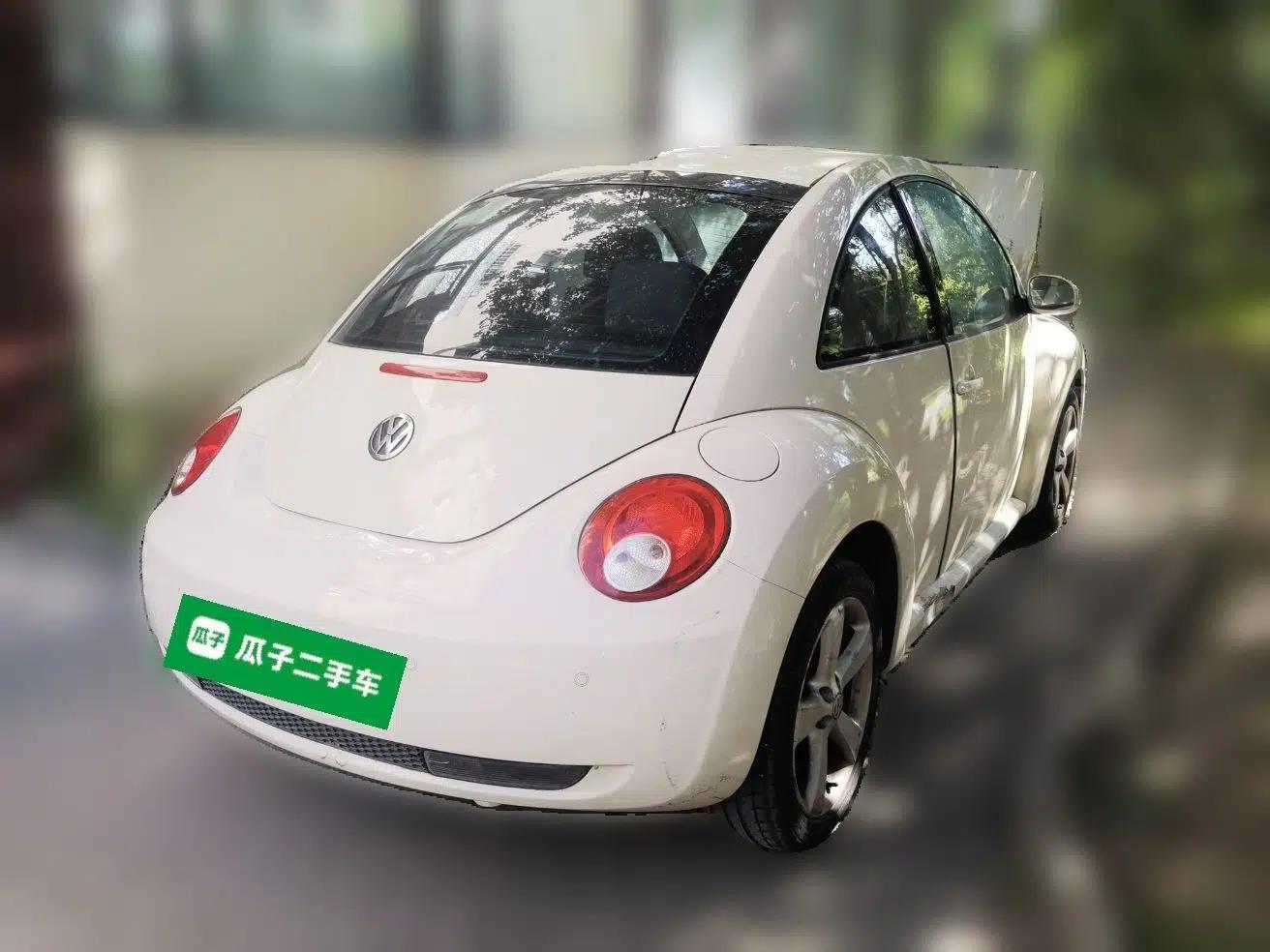 Volkswagen Beetle 2008 1.8T AT Luxury Model — миниатюра 6