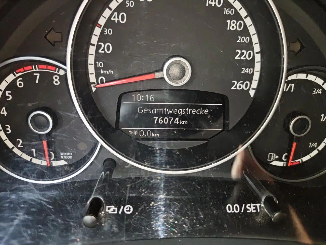 Volkswagen Beetle 2014 1.2TSI Fashion Edition — миниатюра 12
