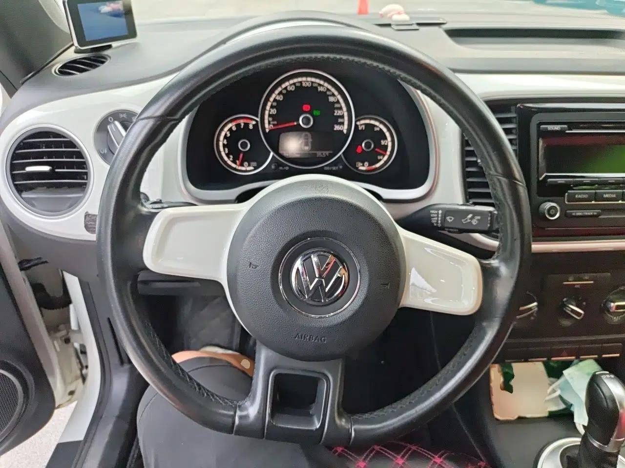 Volkswagen Beetle 2014 1.2TSI Fashion Edition — миниатюра 10