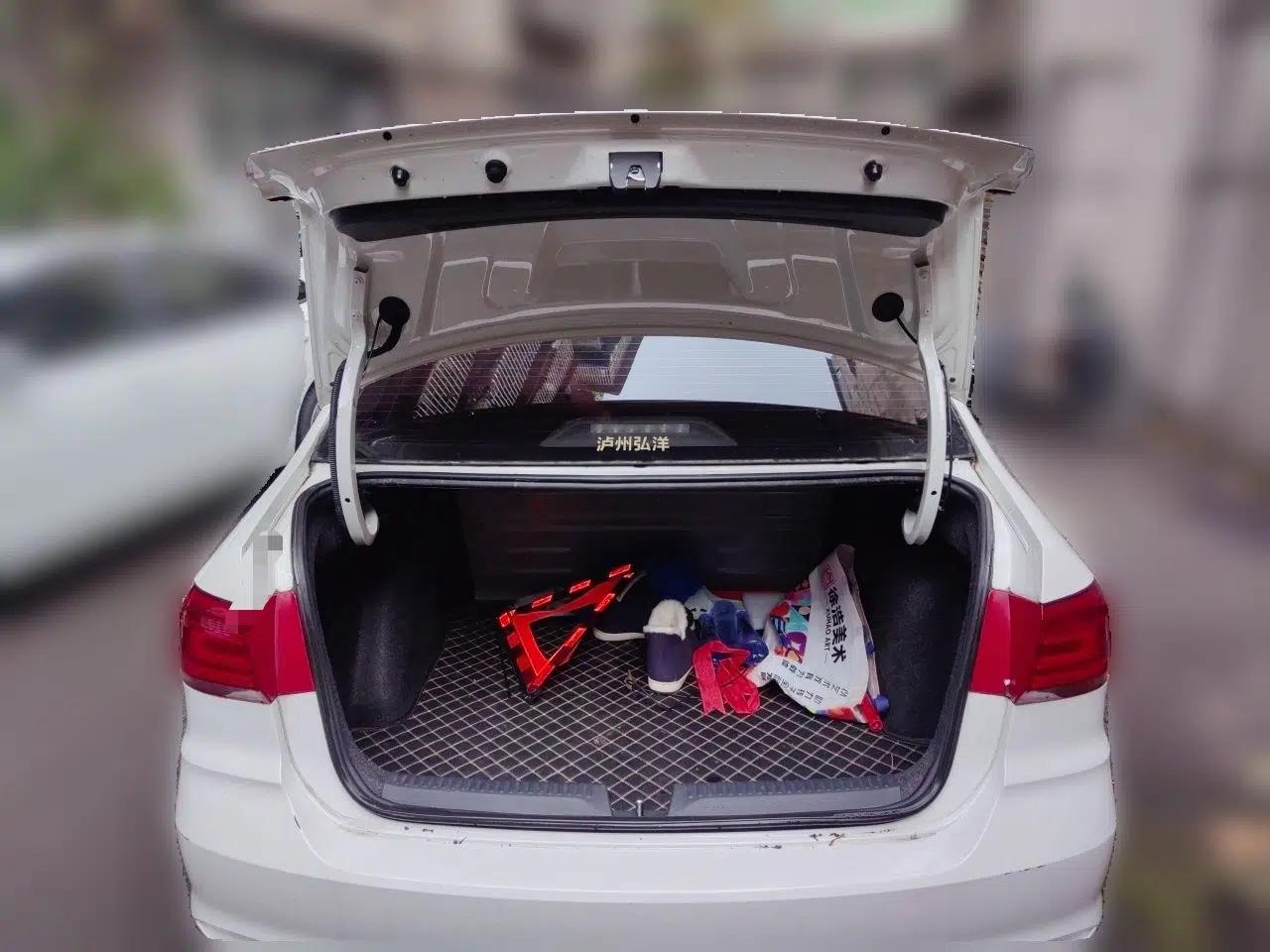 Volkswagen Santana 2019 1.5L Automatic Fashion Edition China VI — миниатюра 19