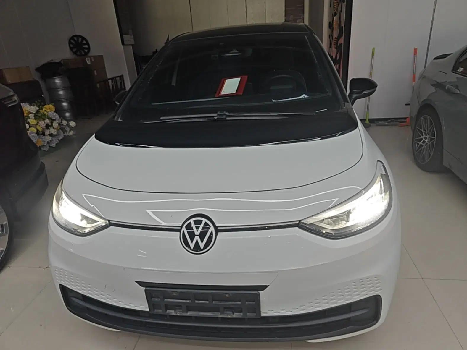 Volkswagen ID.3 2024 Outstanding Edition — миниатюра 2