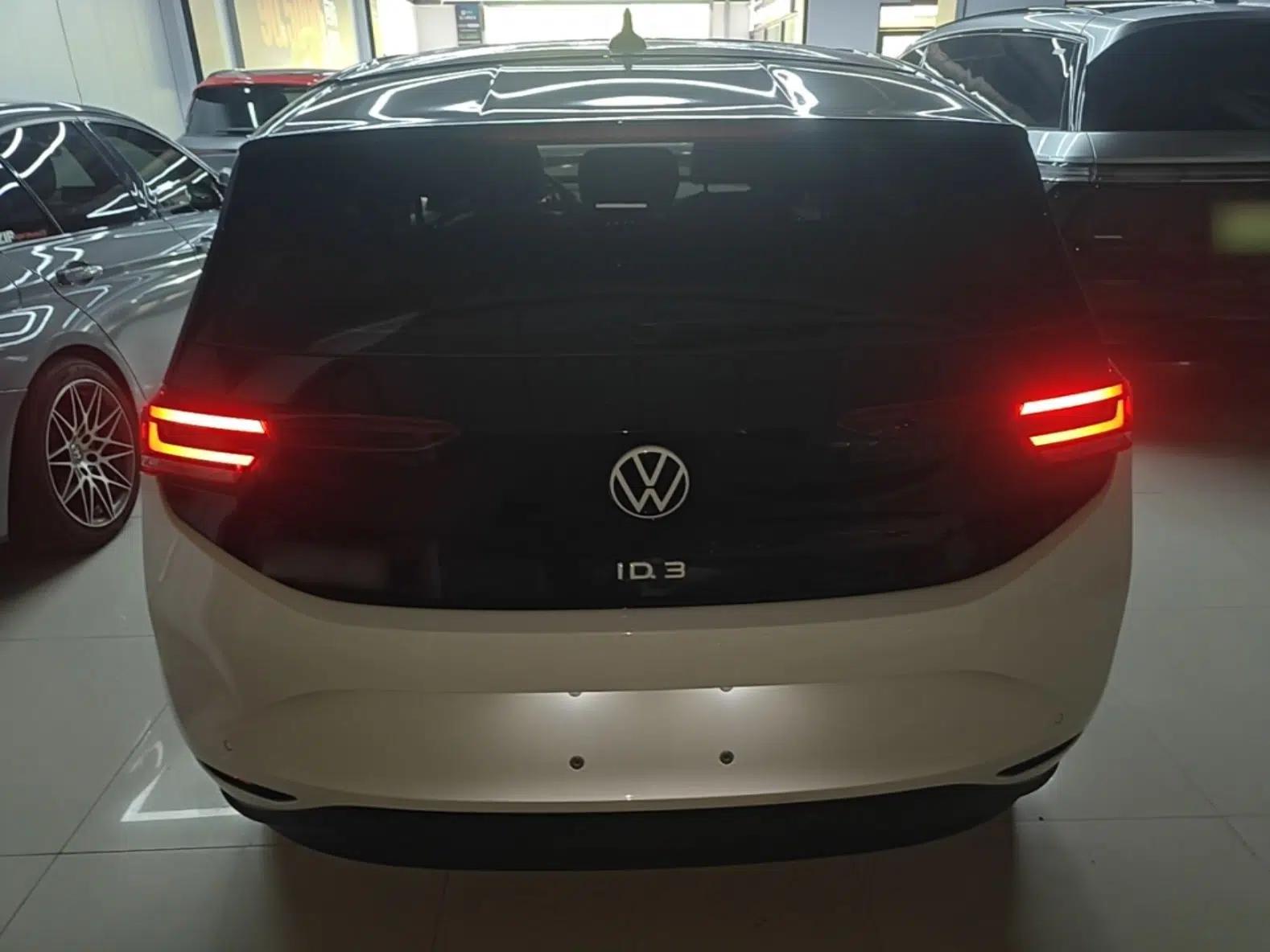 Volkswagen ID.3 2024 Outstanding Edition — миниатюра 5