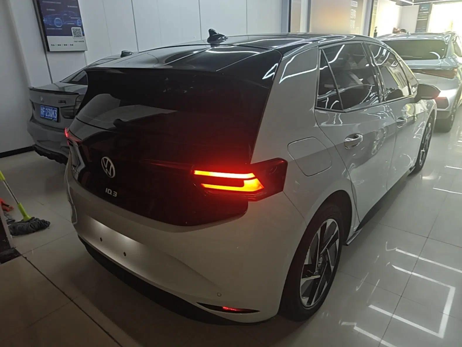 Volkswagen ID.3 2024 Outstanding Edition — миниатюра 6