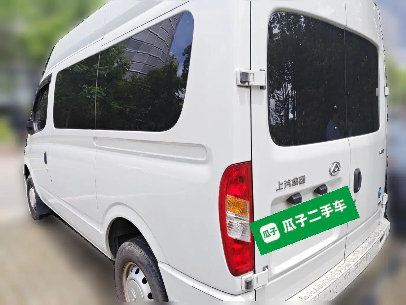 SAIC MAXUS Xintu V80 2023 2.0T AMT Classic Aoyuntong Short Wheelbase Ultra-Low Roof 5/6-Seater — миниатюра 4