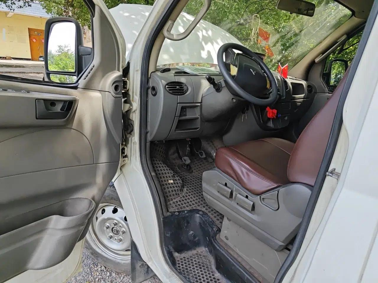 SAIC MAXUS Xintu V80 2012 2.5T Mid-Roof Value-Added Logistics Version E — миниатюра 16